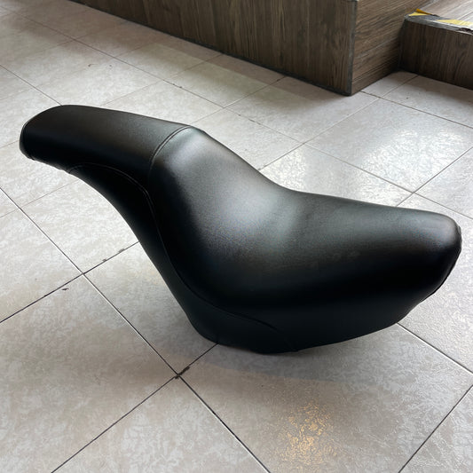 Asiento doble compatible Harley Davidson Softail 07-15 USADO