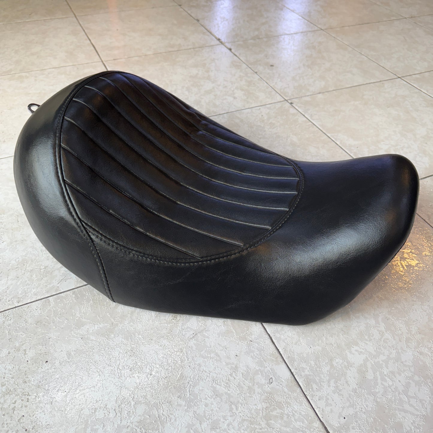 Asiento *usado* Harley Davidson (Dyna 06-17)