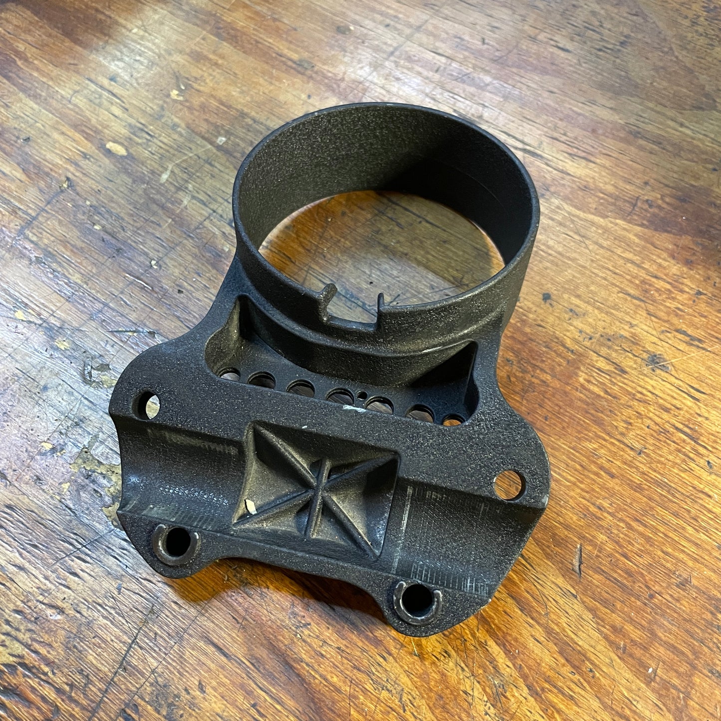 Soporte de velocímetro Harley Davidson Gauge Top Riser negro USADO