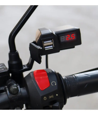 Cargador USB Doble para Motocicleta con Voltímetro Digital | 12V