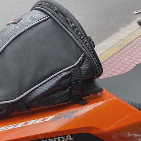 Mochila para asiento trasero
